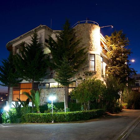 Hotel Baron Тирана Экстерьер фото