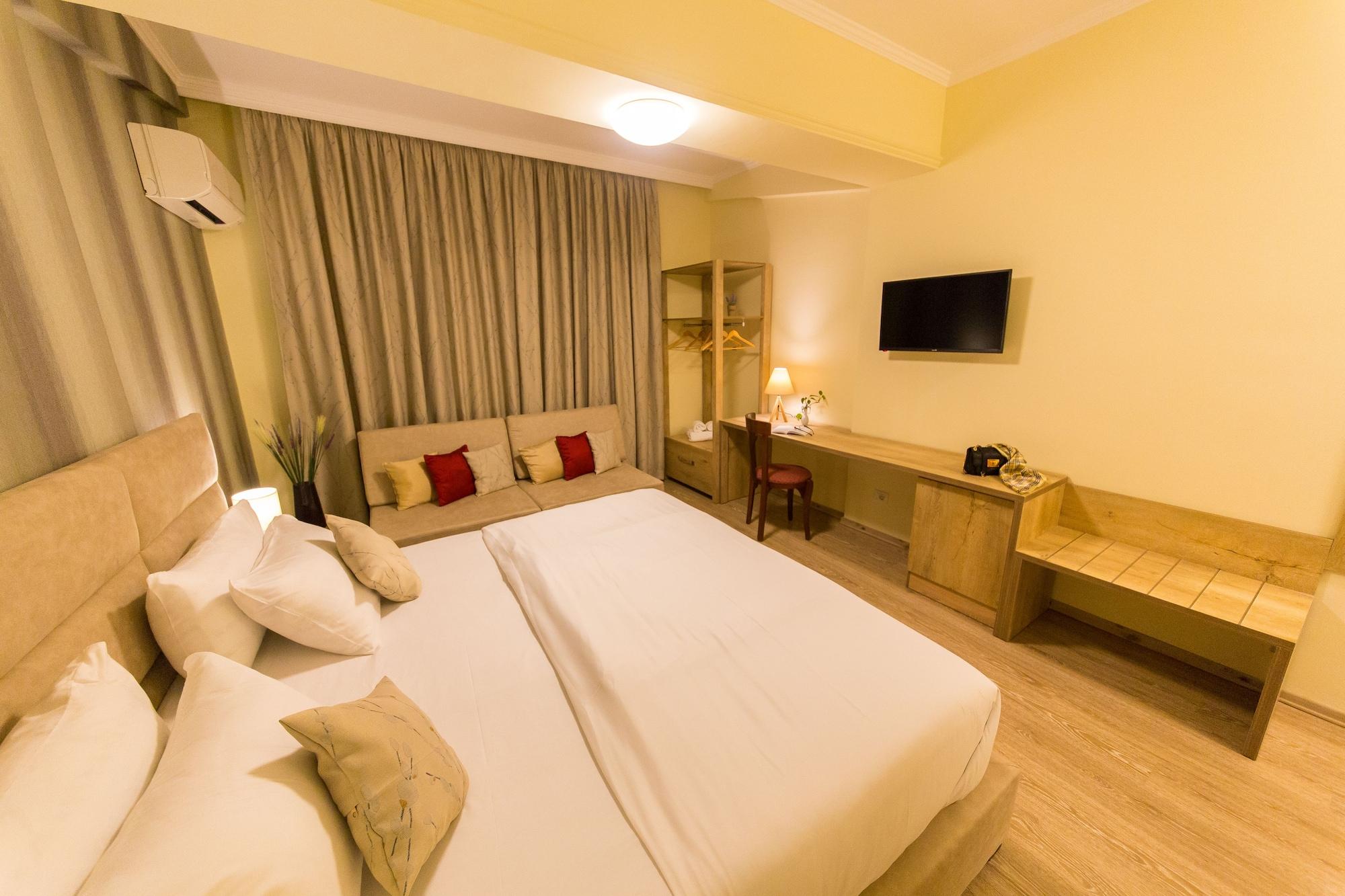 Hotel Baron Тирана Экстерьер фото