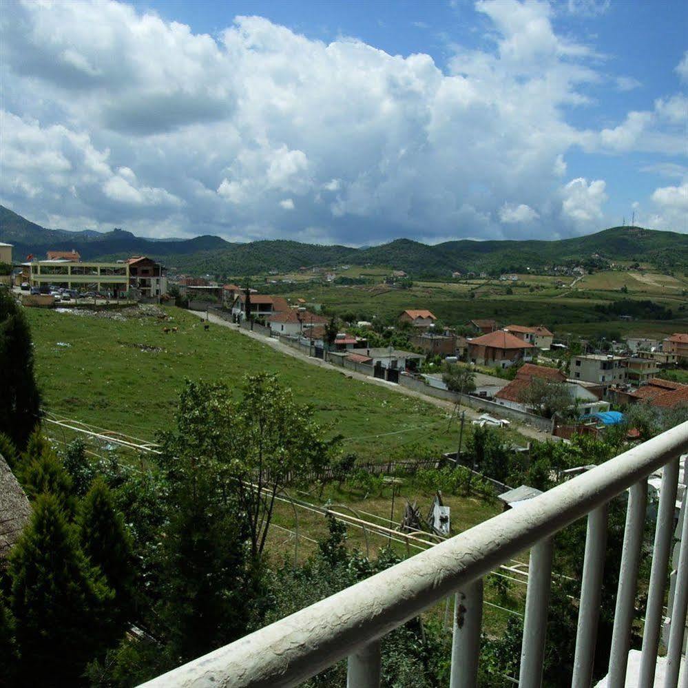 Hotel Baron Тирана Экстерьер фото
